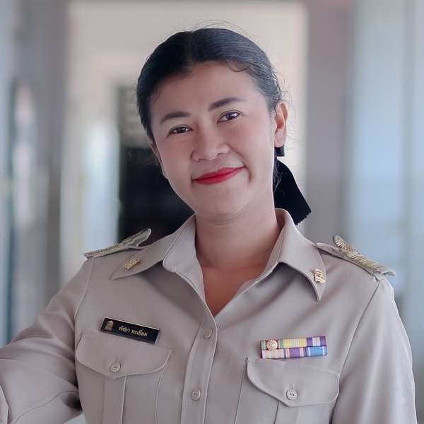 นางพัชยา ทะเยี่ยม