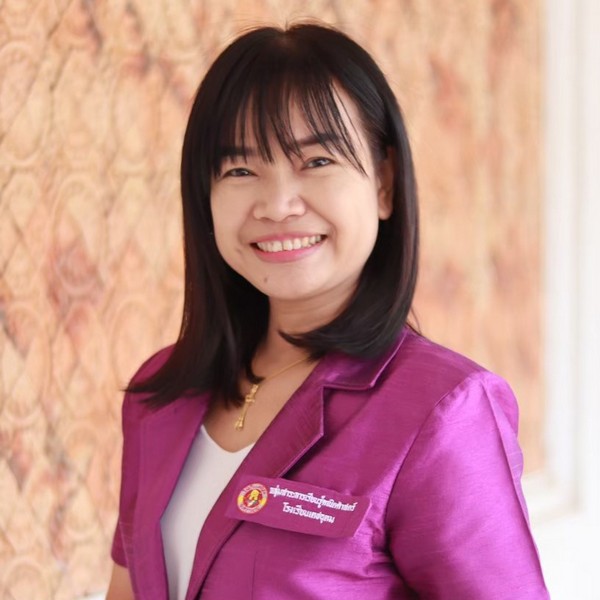 นางจิราภา กูฏโสม