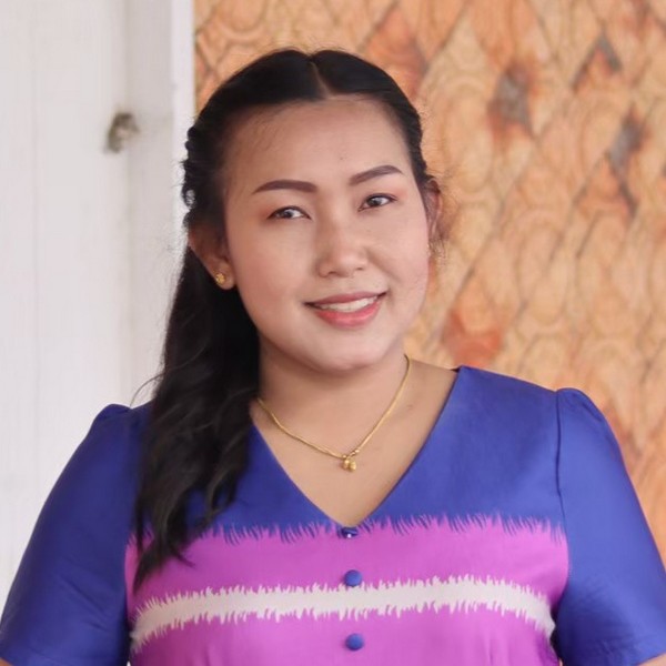 นางสาวศิริประภาพร ศรีรอง