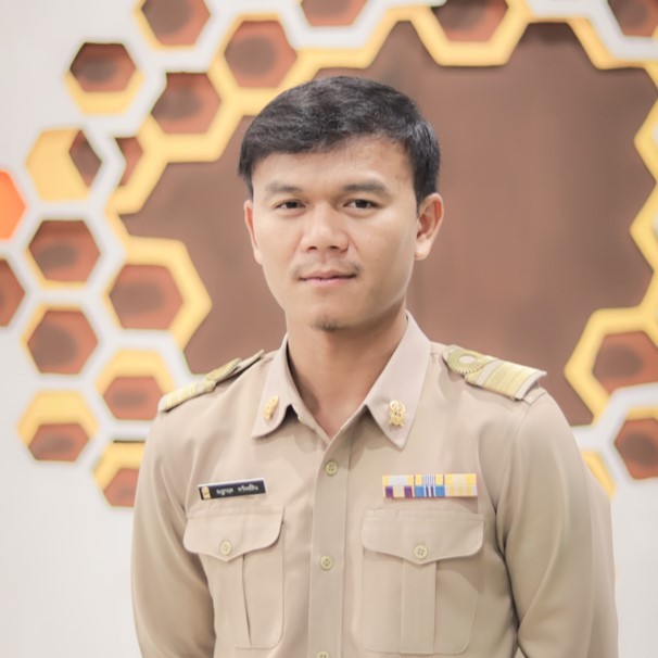 นายณฐกฤต ทรัพย์สิน
