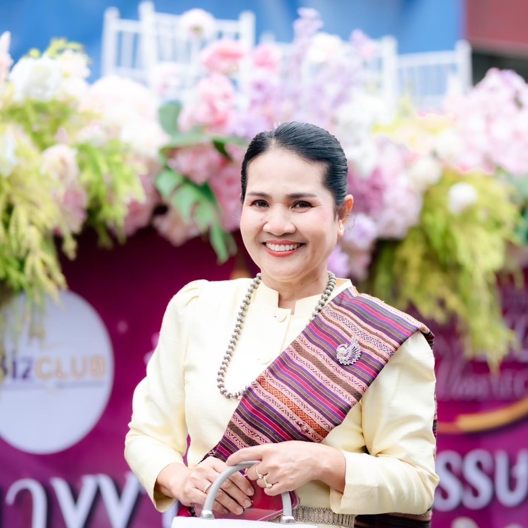 นางนวลละออง ฉลวยแสง