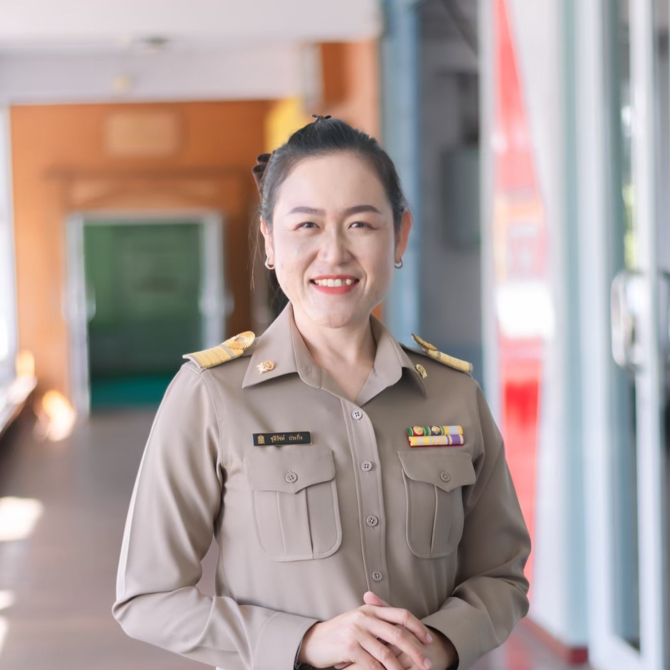 นางชุลีรัชต์ ประกิ่ง