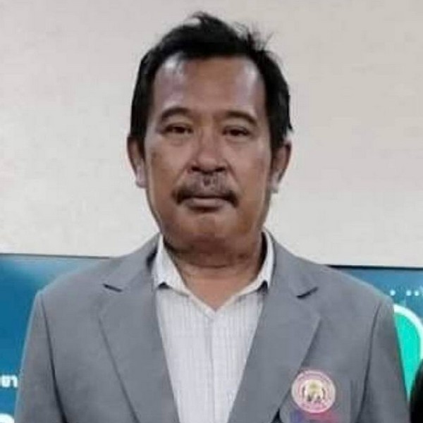 นายสลักเกียรติ ทองทับ